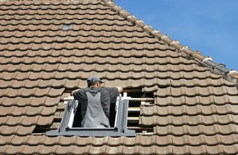 Pose de velux - Saint-Germain-du-Bel-Air